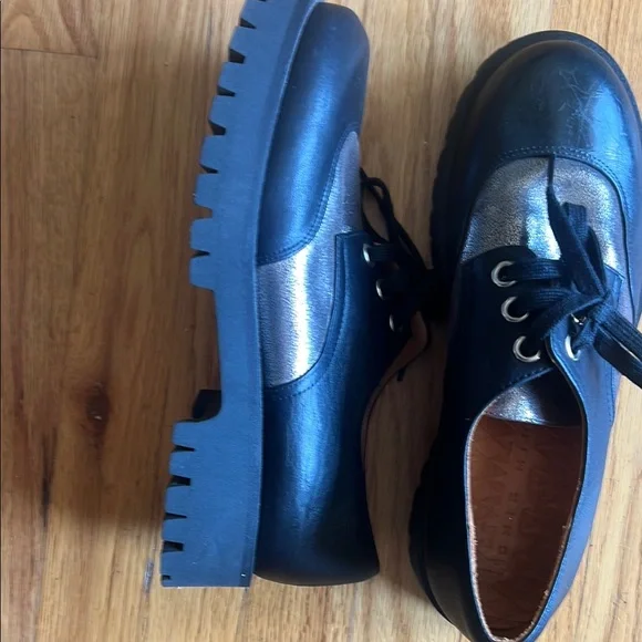 Chie Mihara Black and Silver Lace-Up chunky shoes - Picture 2 of 3